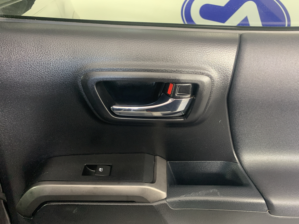 Vehicle photo 31
