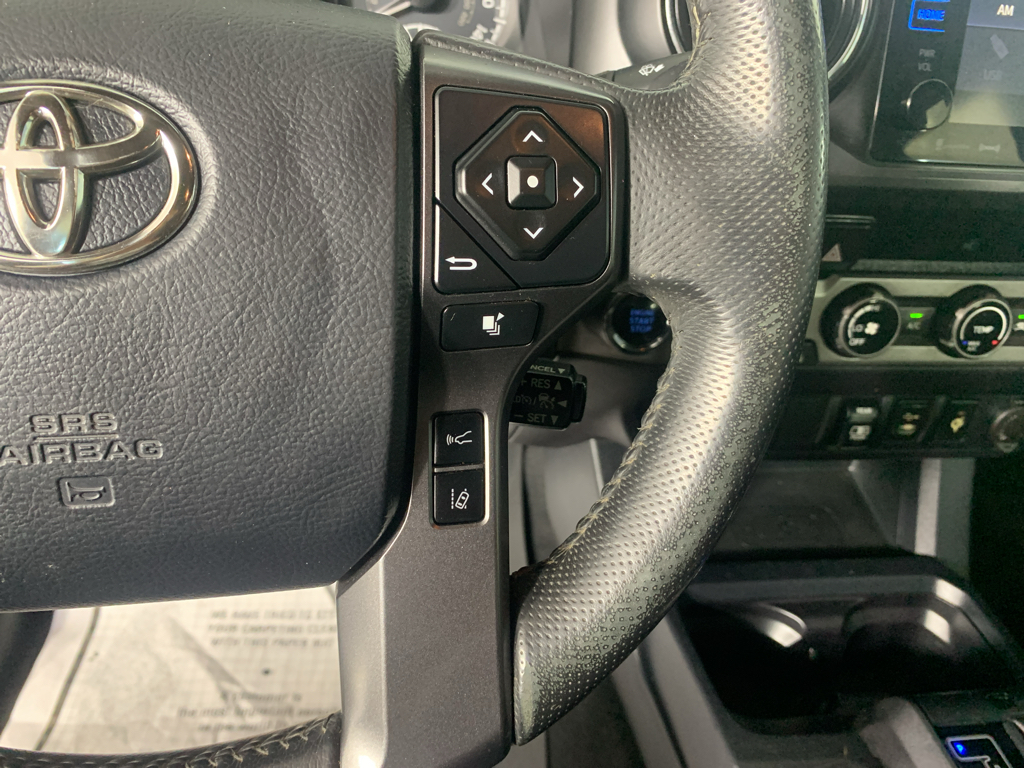 Vehicle photo 18
