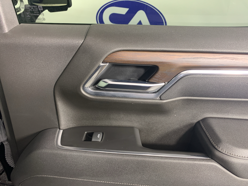 Vehicle photo 31
