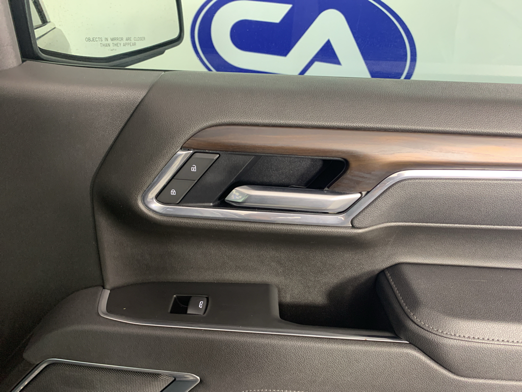 Vehicle photo 34