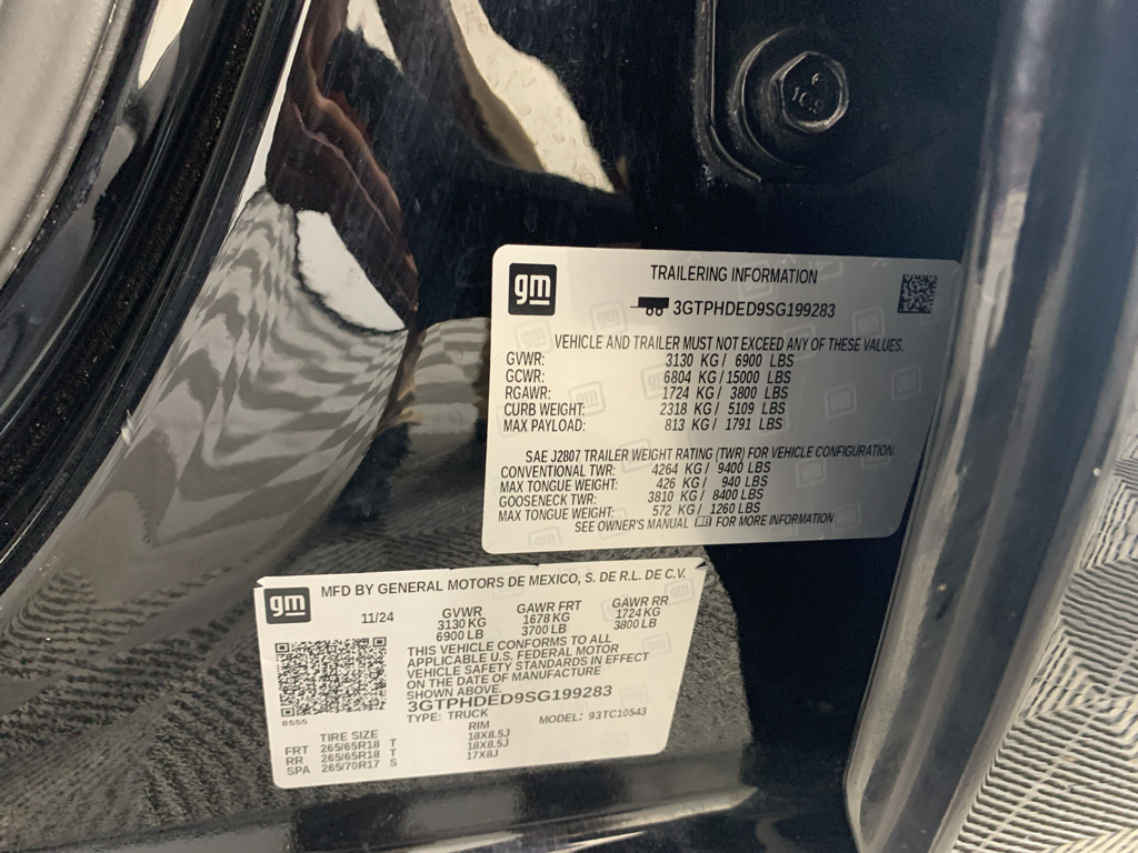 Vehicle photo 11