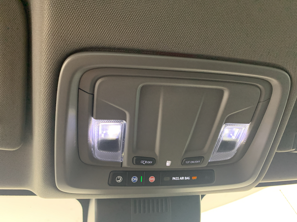 Vehicle photo 24
