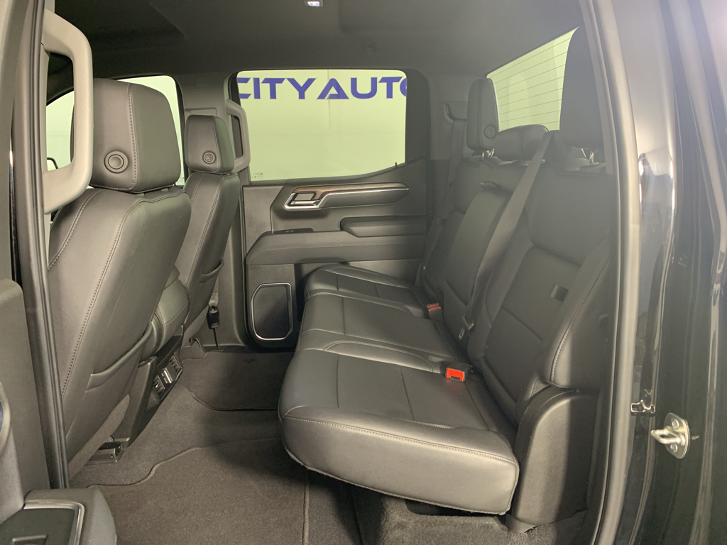 Vehicle photo 27
