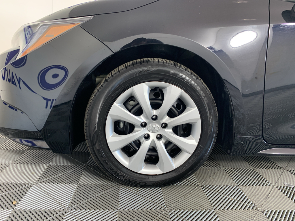 Vehicle photo 11