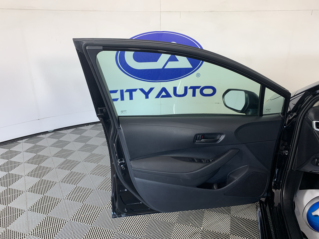 Vehicle photo 13