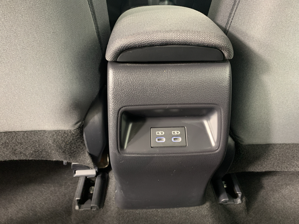 Vehicle photo 30