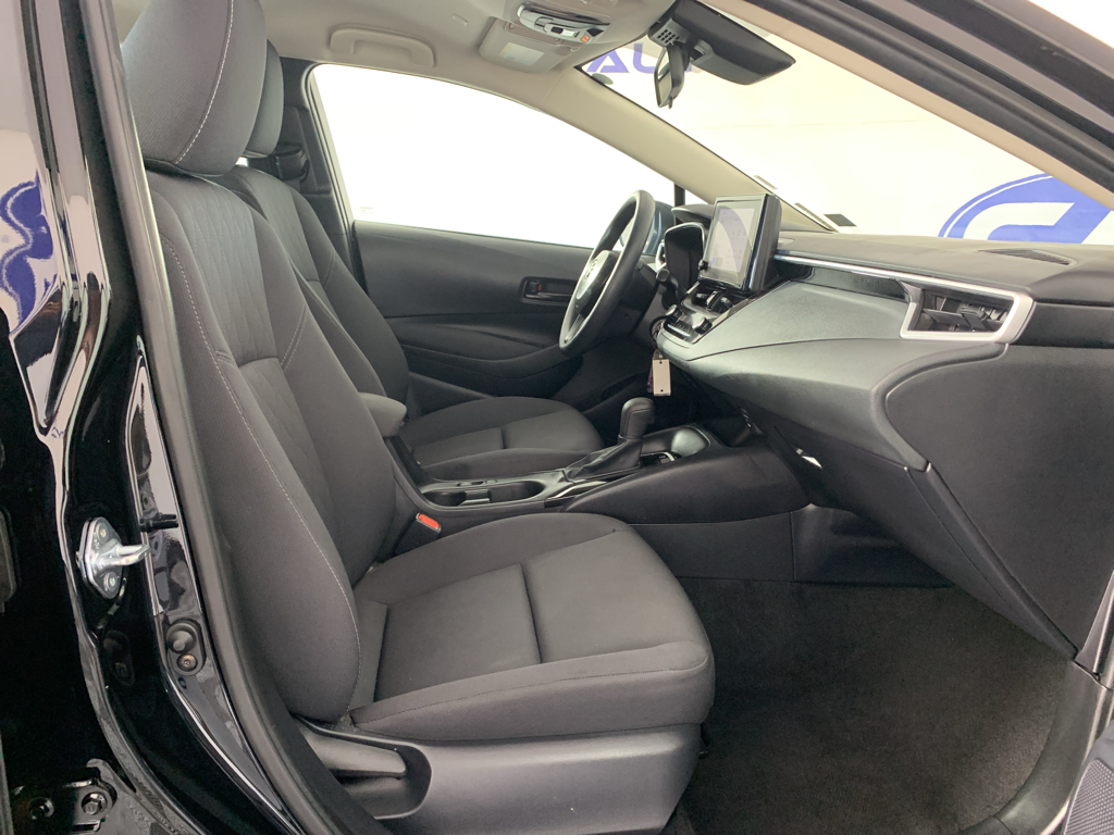 Vehicle photo 37