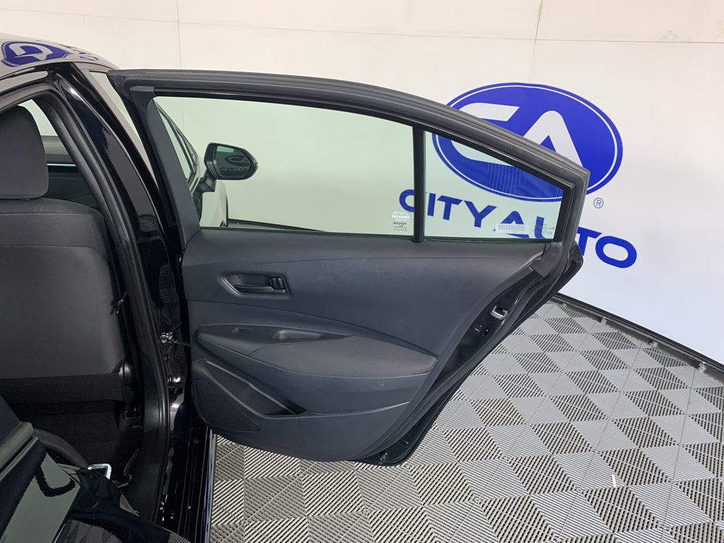 Vehicle photo 32