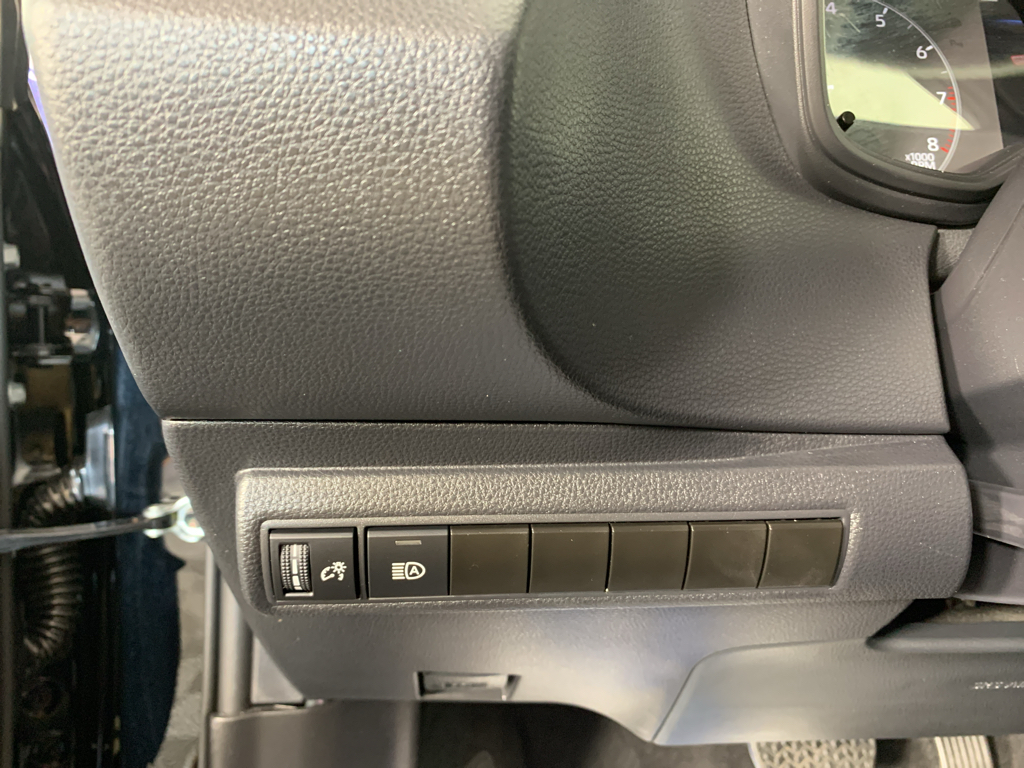 Vehicle photo 16