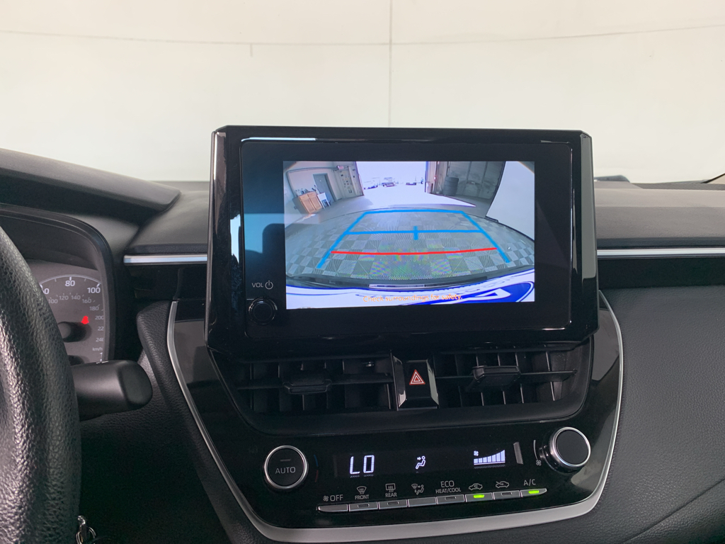 Vehicle photo 25