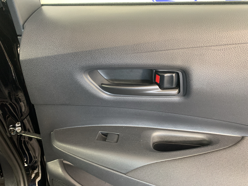 Vehicle photo 33