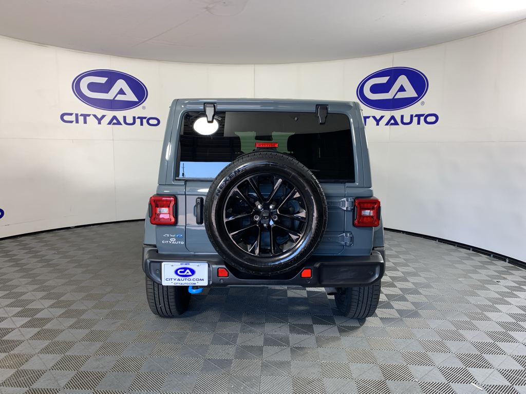 Vehicle photo 4