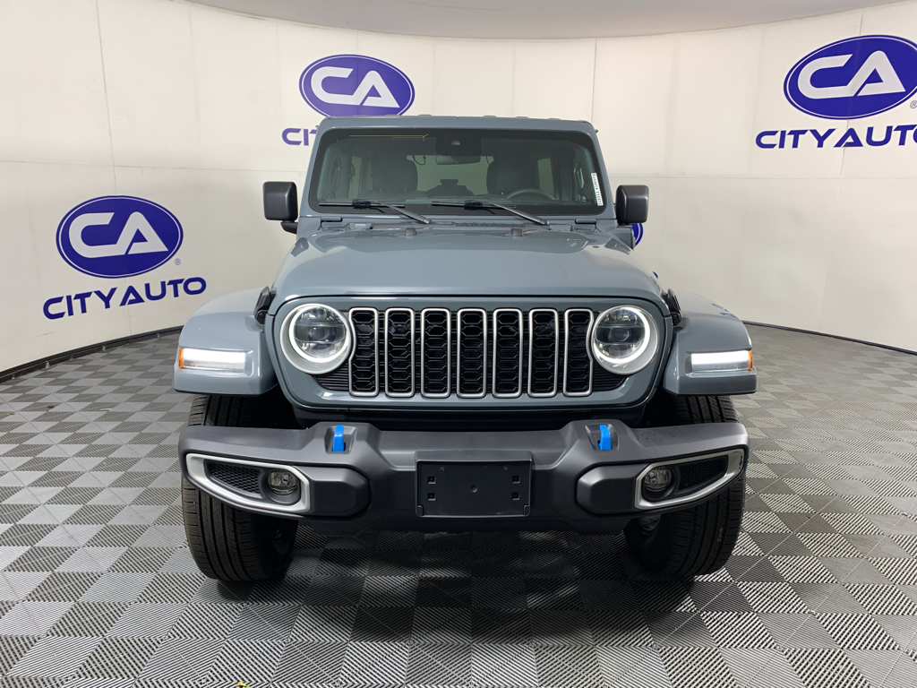 Vehicle photo 9