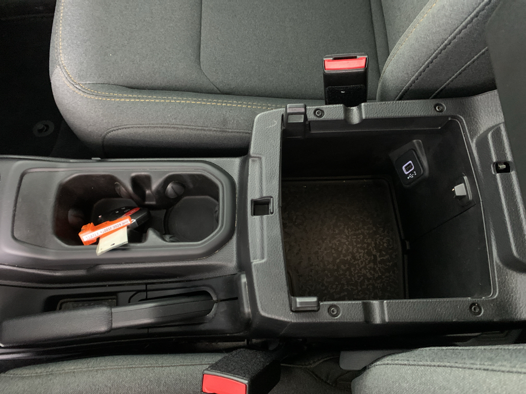 Vehicle photo 27