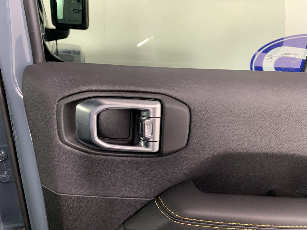 Vehicle photo 35