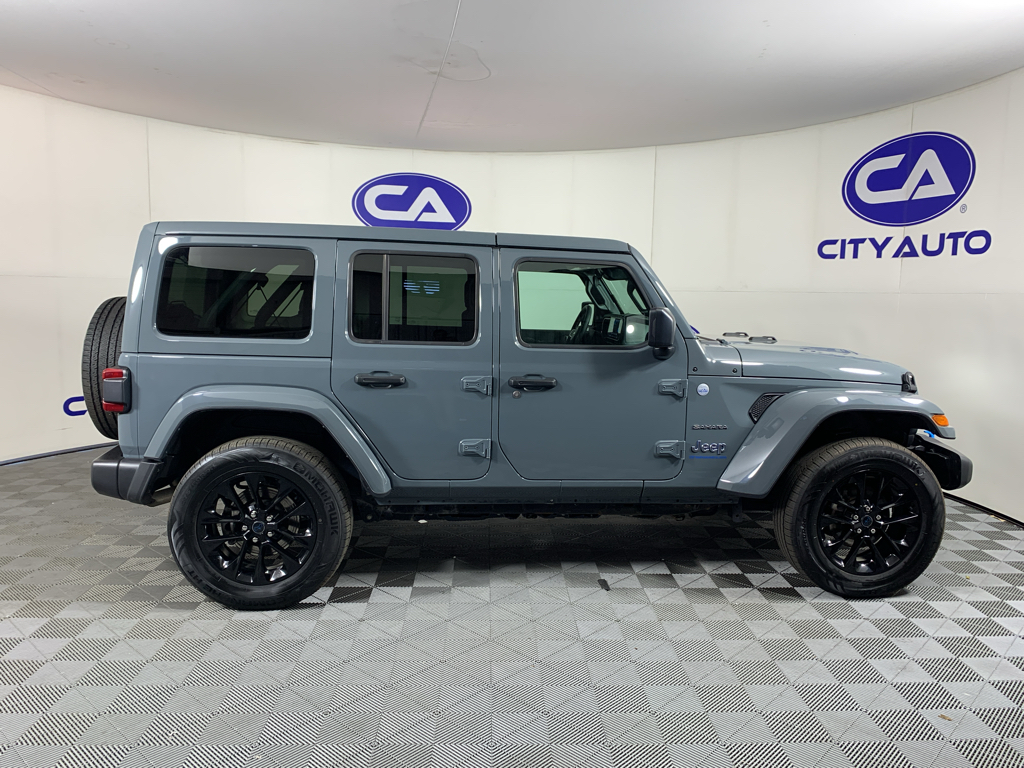 Vehicle photo 2