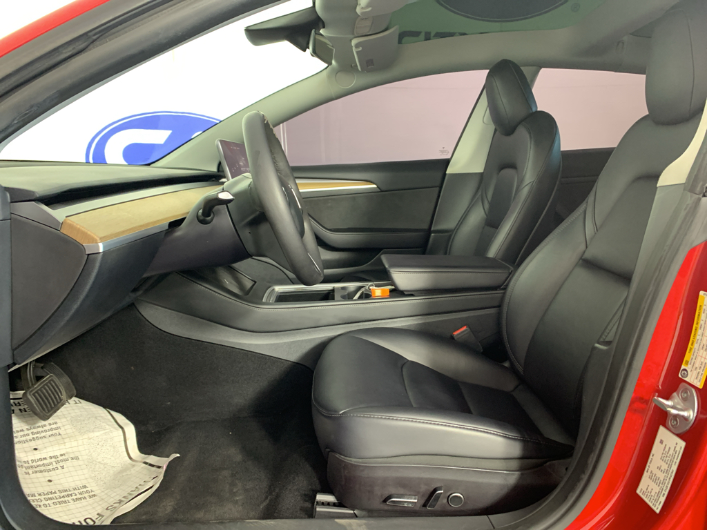 Vehicle photo 14