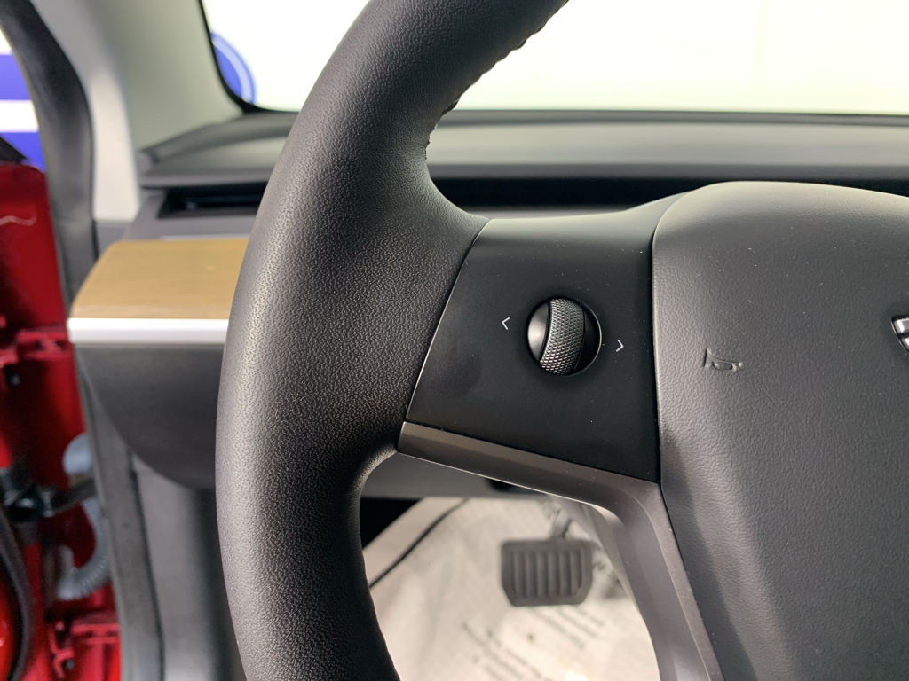 Vehicle photo 15
