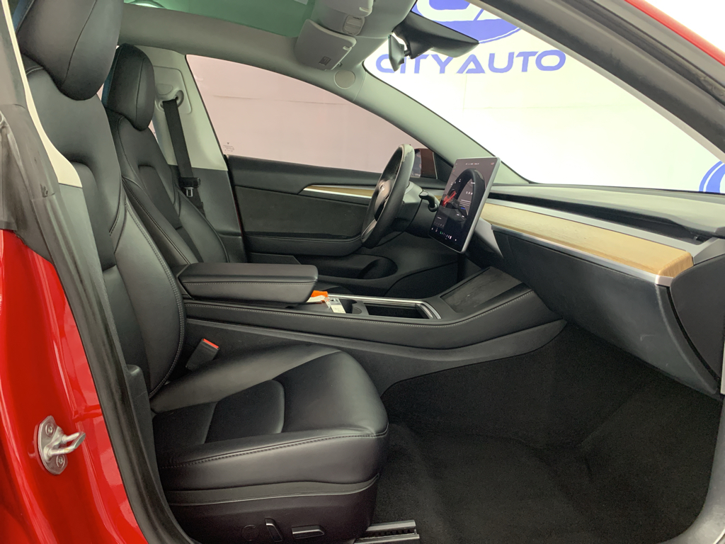 Vehicle photo 34