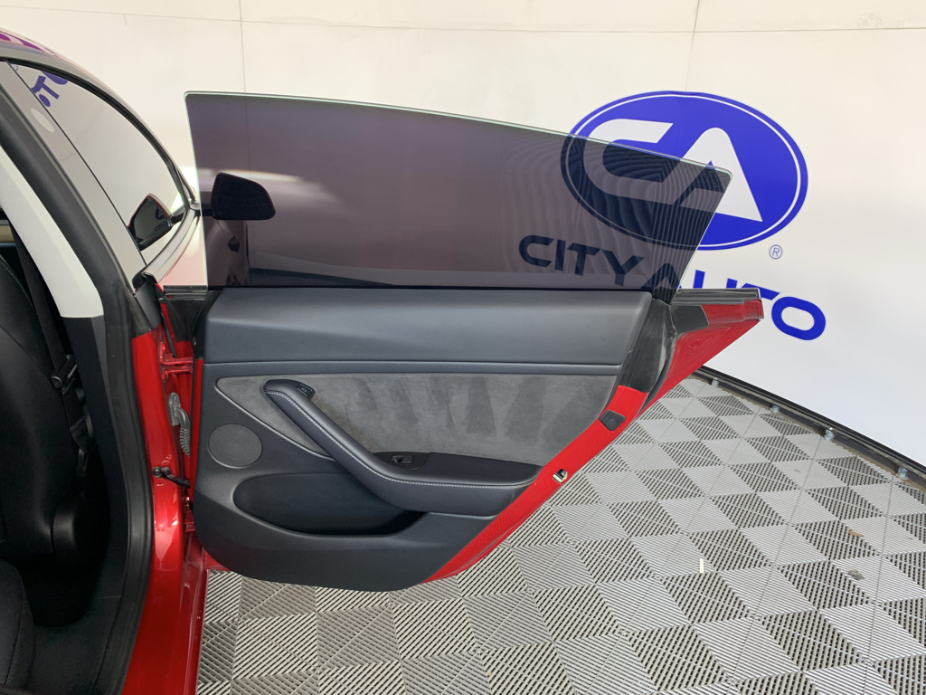 Vehicle photo 29