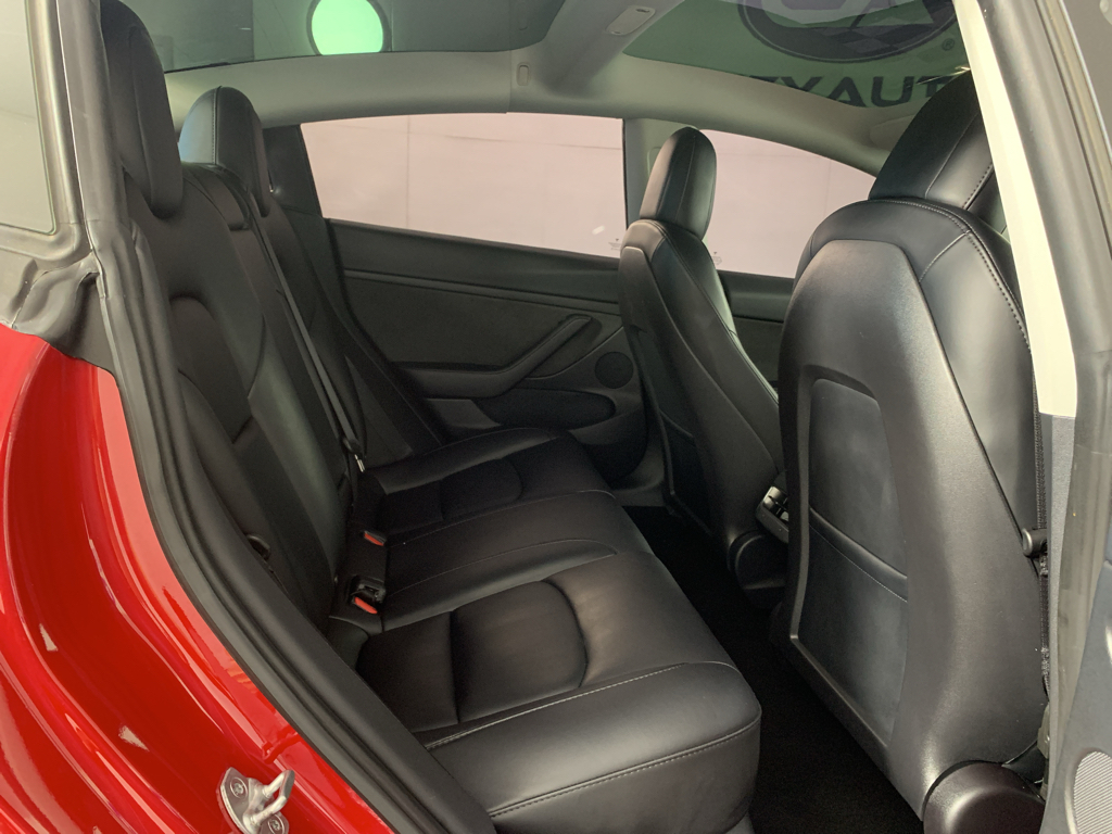 Vehicle photo 31