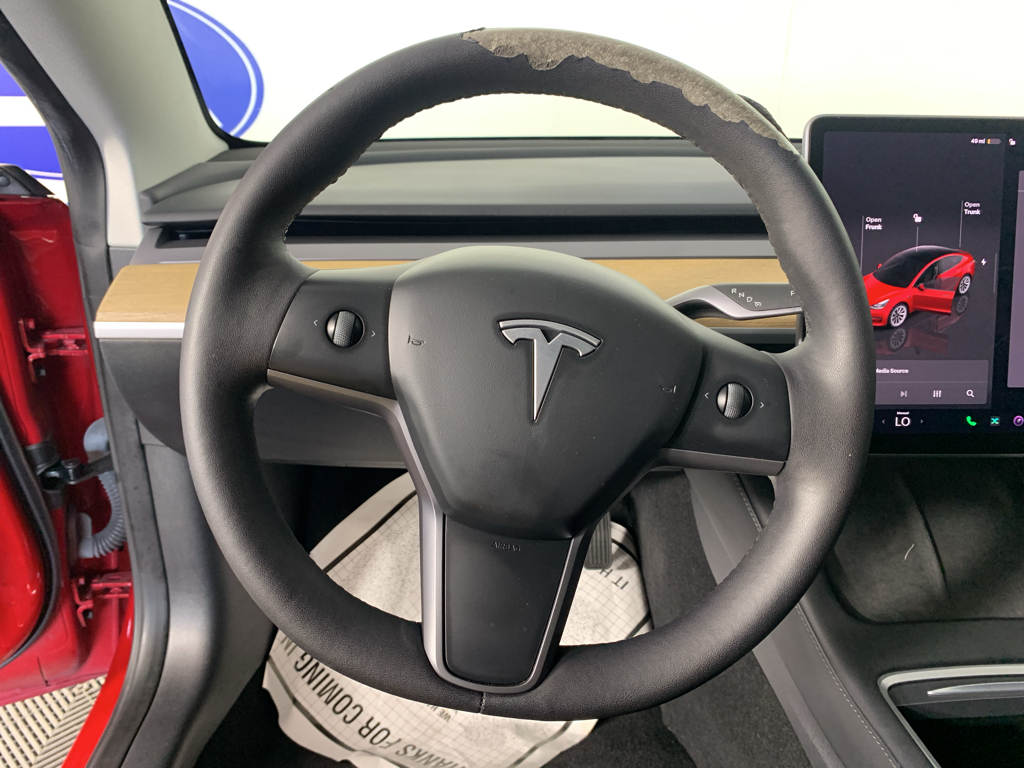 Vehicle photo 17