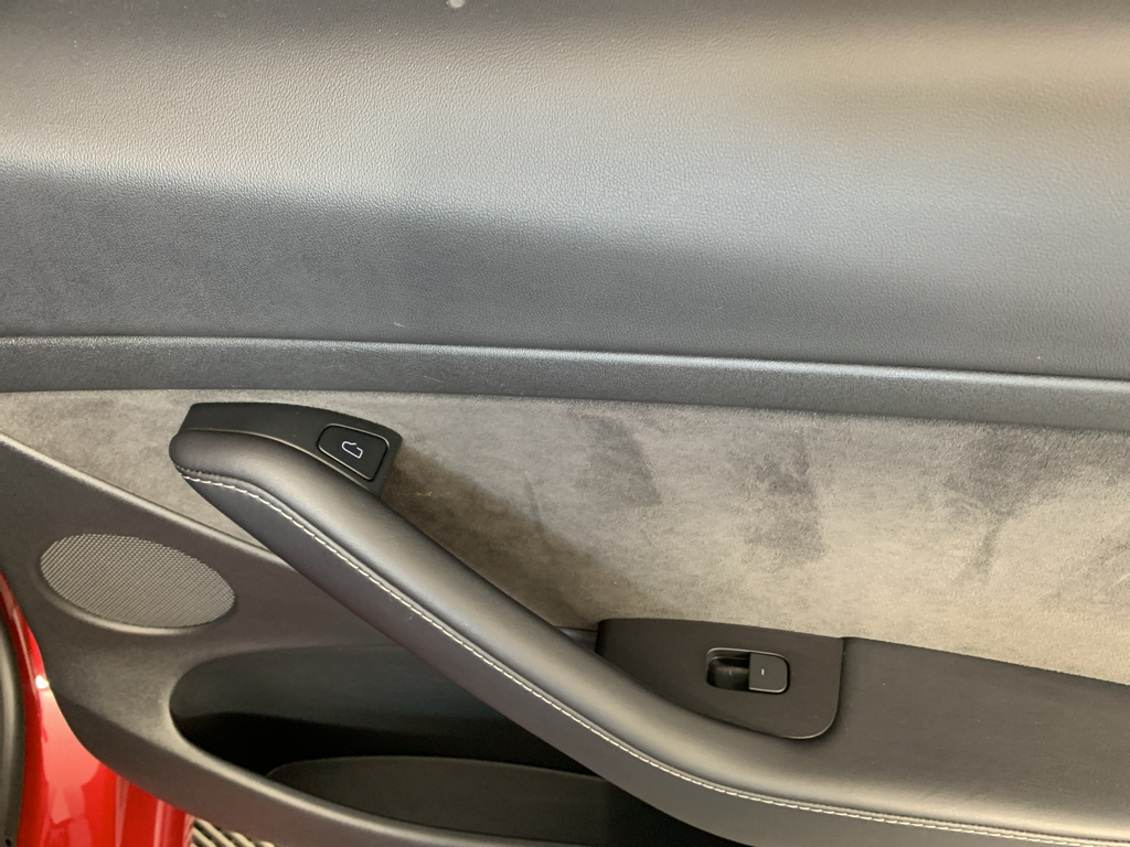 Vehicle photo 30