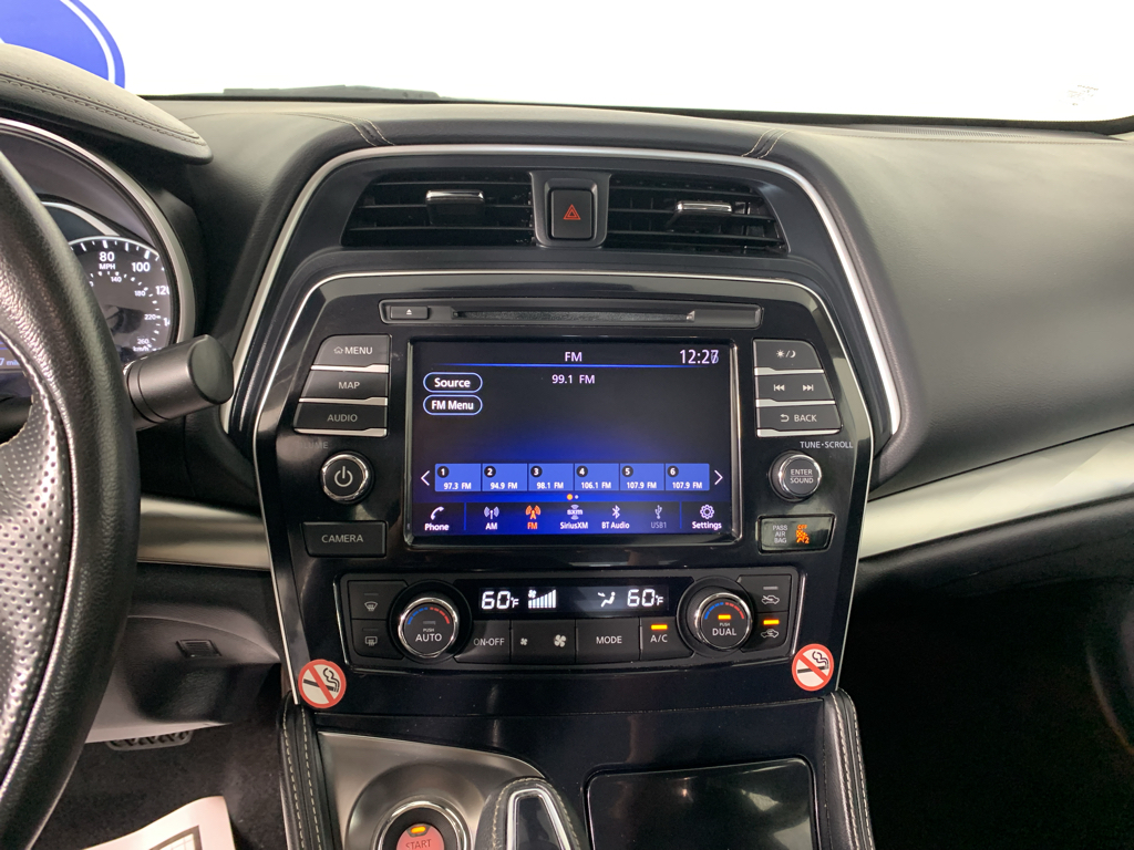 Vehicle photo 24