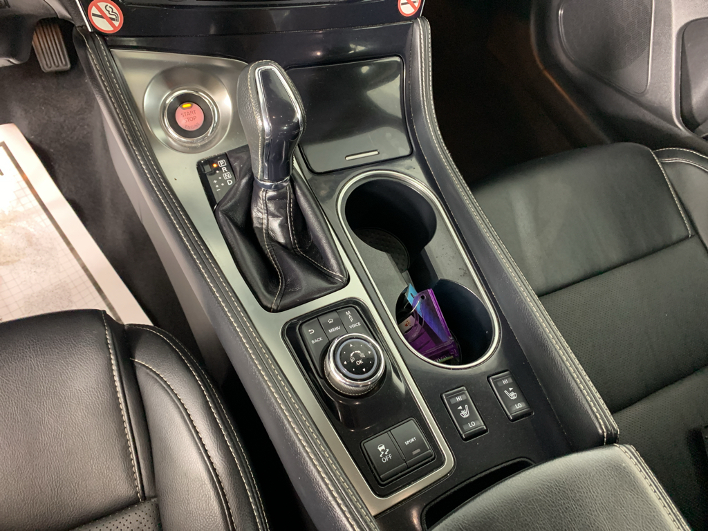 Vehicle photo 23