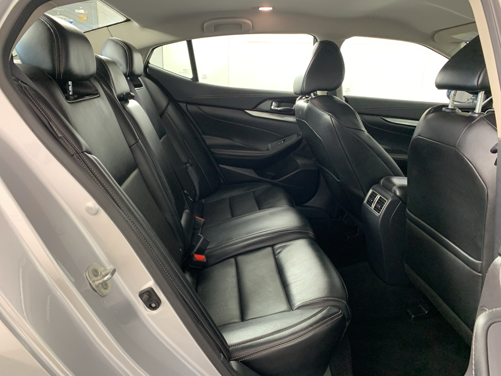 Vehicle photo 34