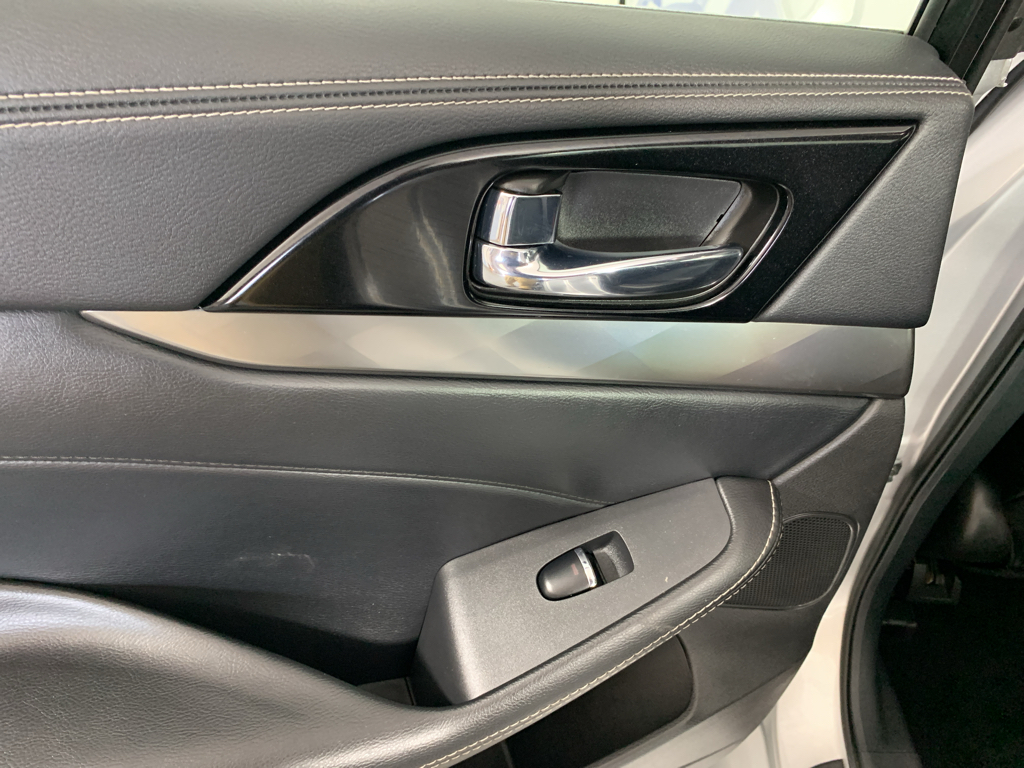 Vehicle photo 29