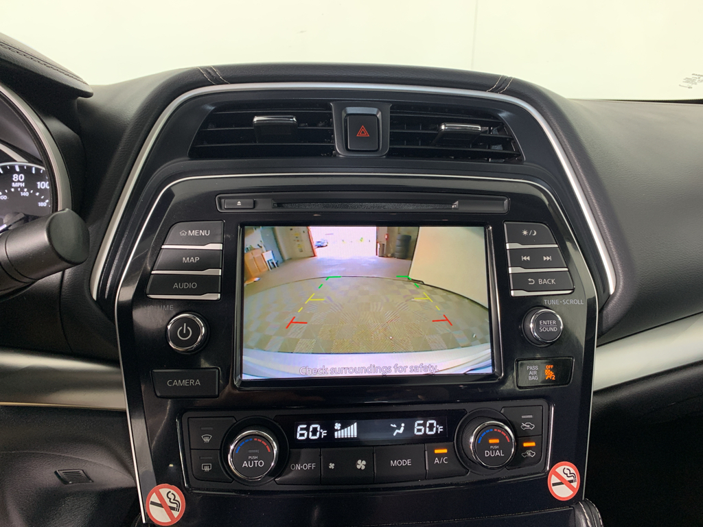 Vehicle photo 25
