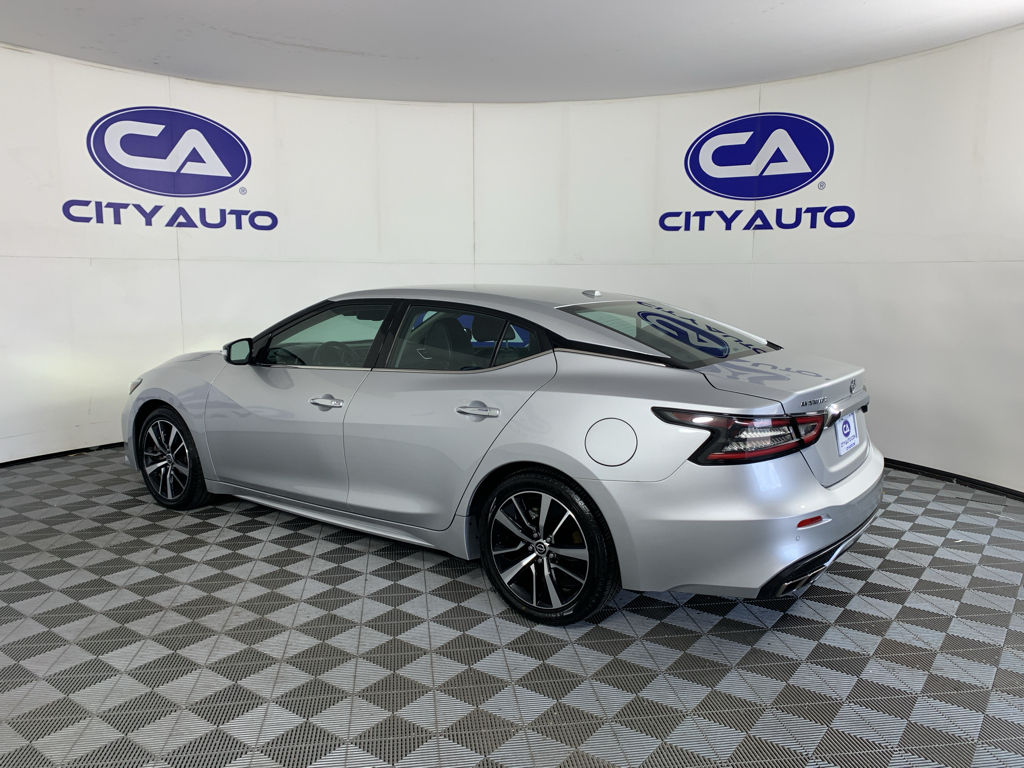 Vehicle photo 5