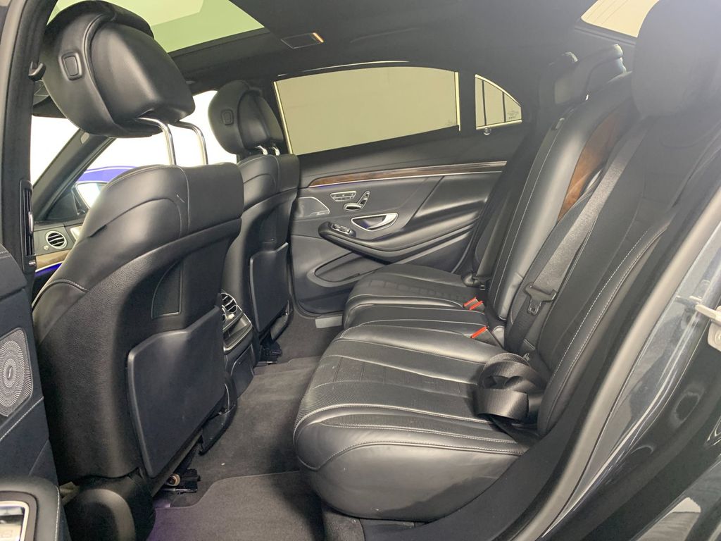 Vehicle photo 30