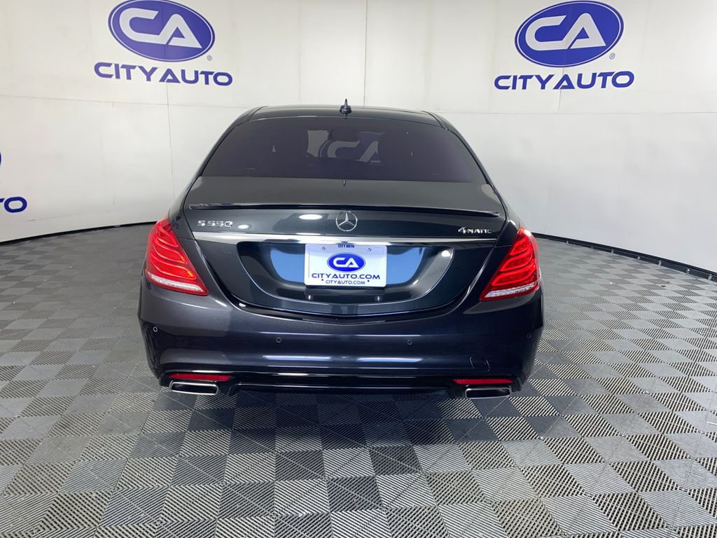 Vehicle photo 4