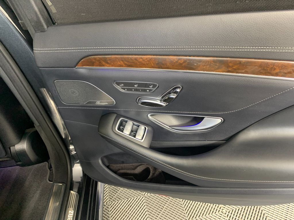 Vehicle photo 34