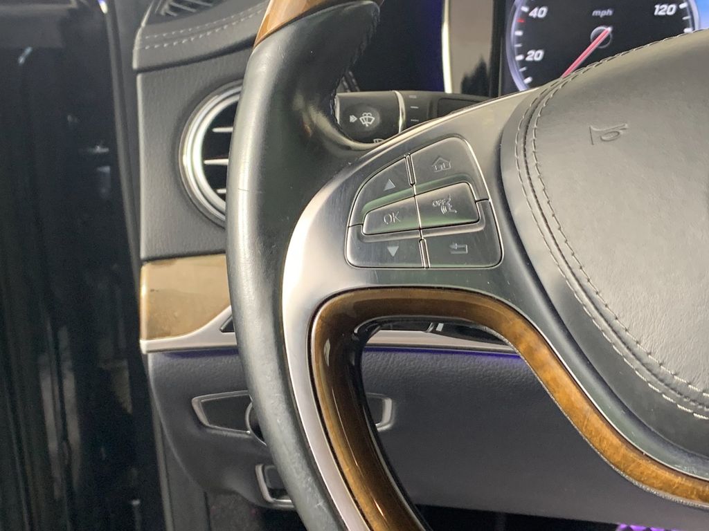 Vehicle photo 17