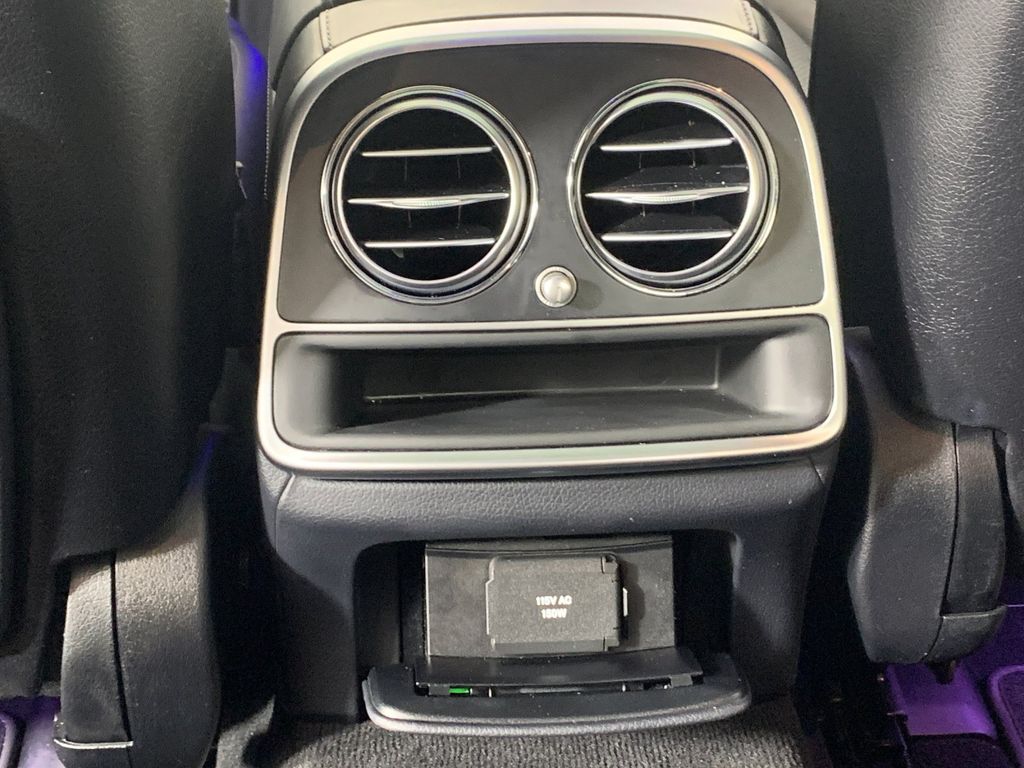 Vehicle photo 31