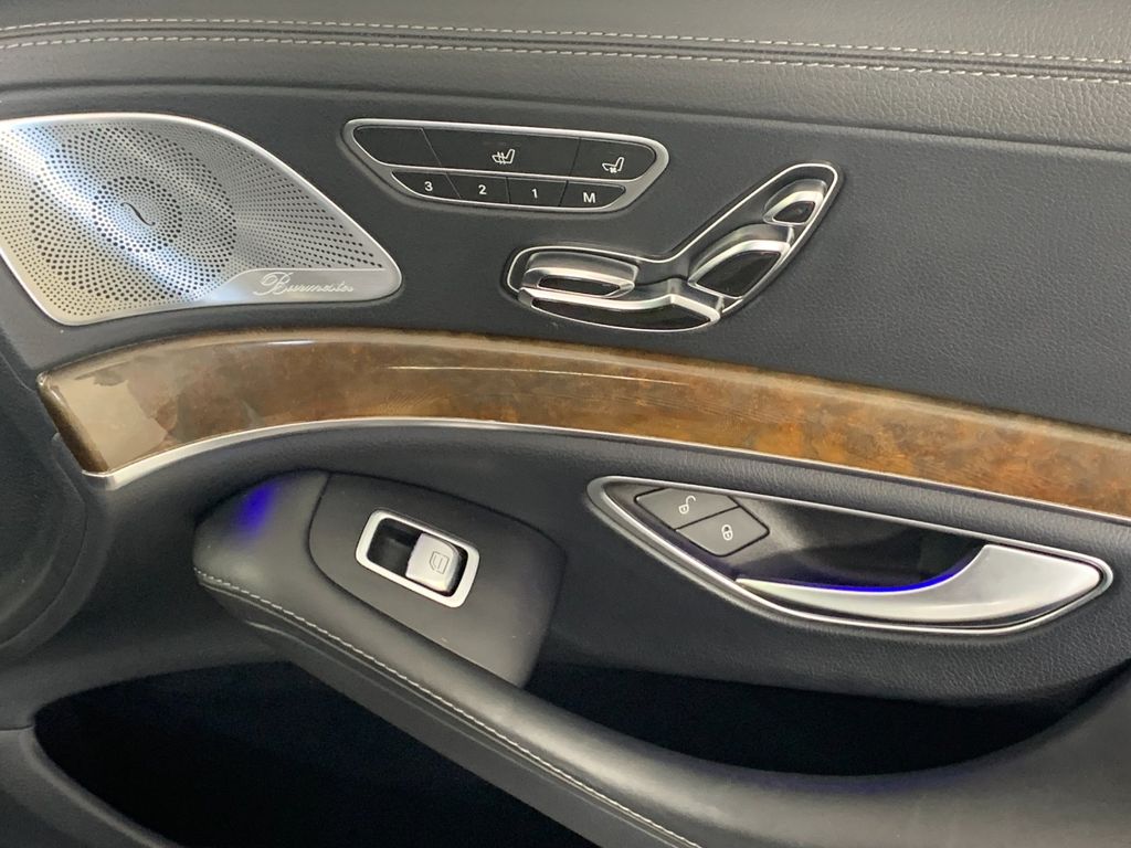 Vehicle photo 37