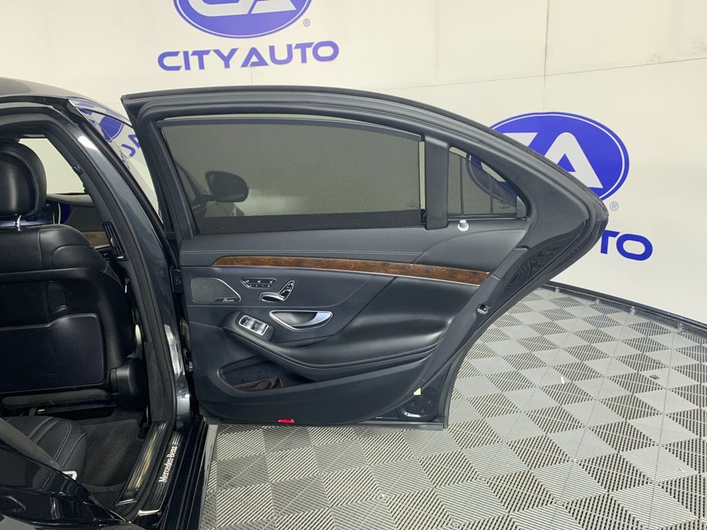 Vehicle photo 33