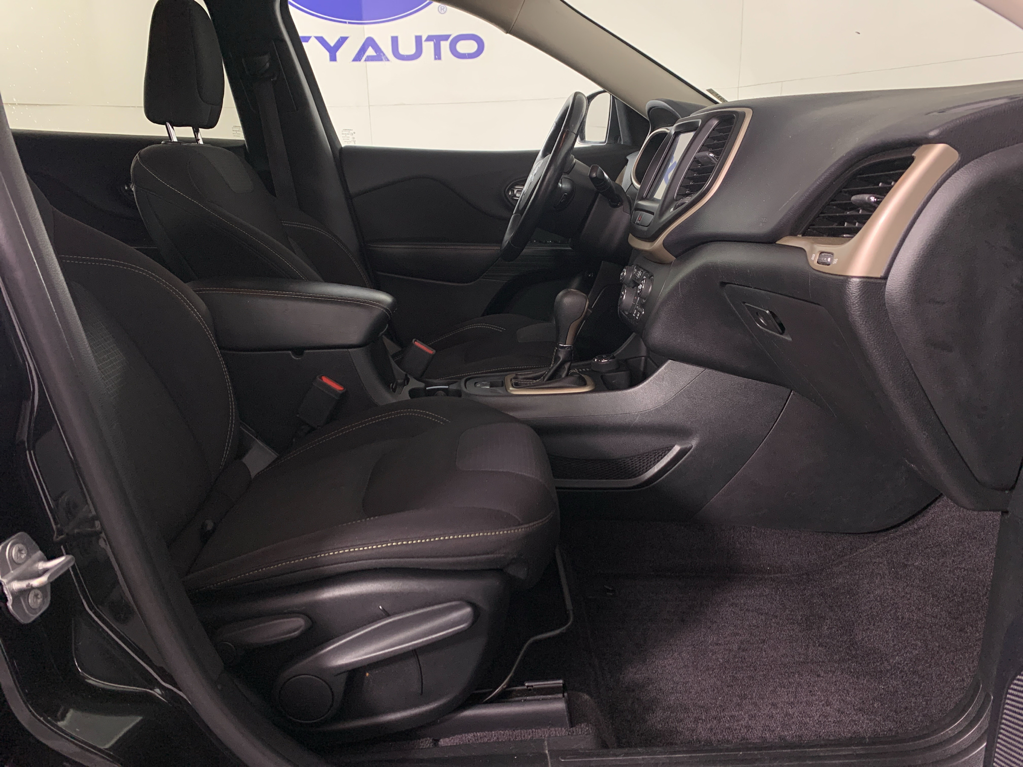 Used 2016 Jeep Cherokee SUV