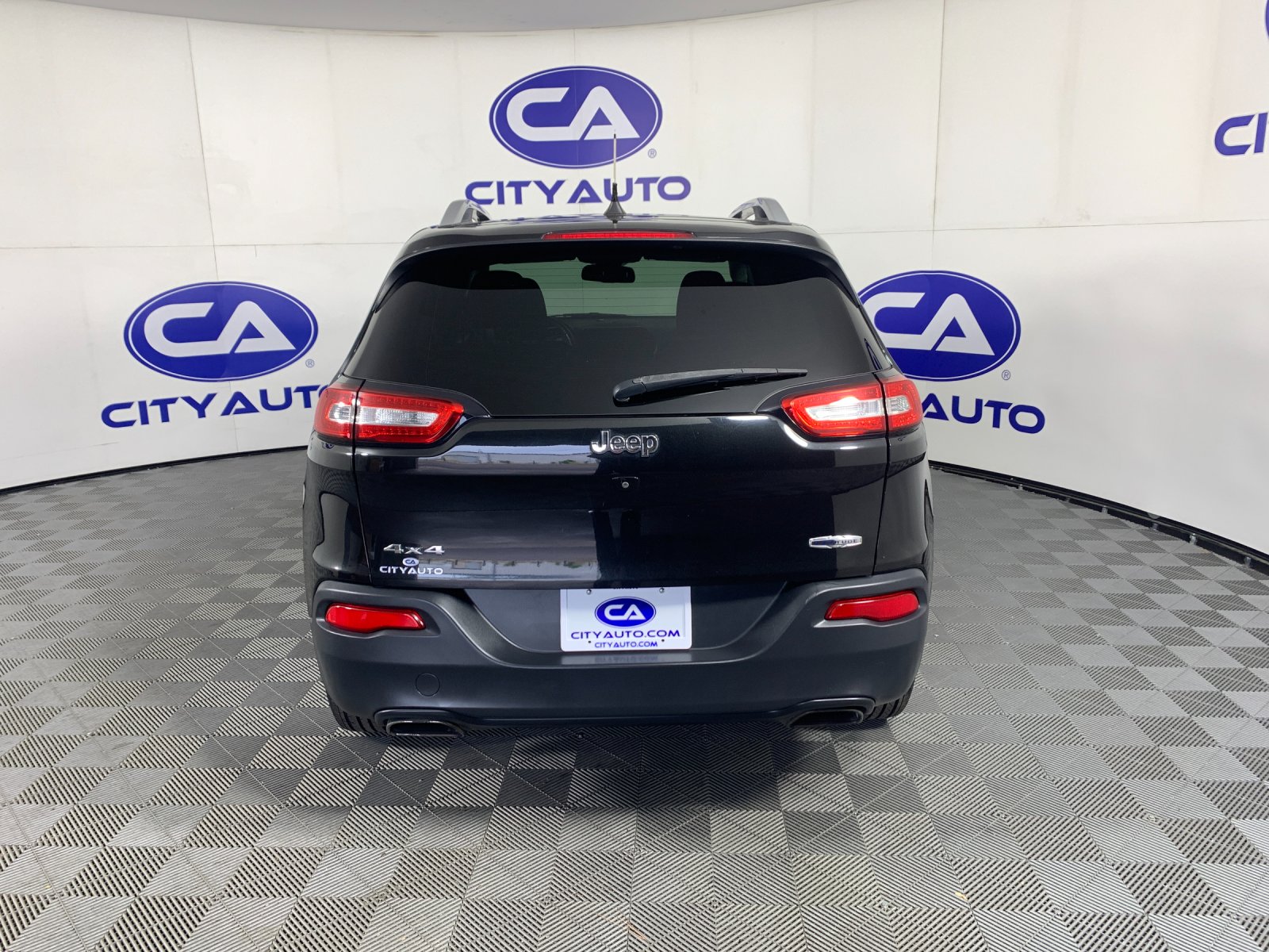 Used 2016 Jeep Cherokee SUV