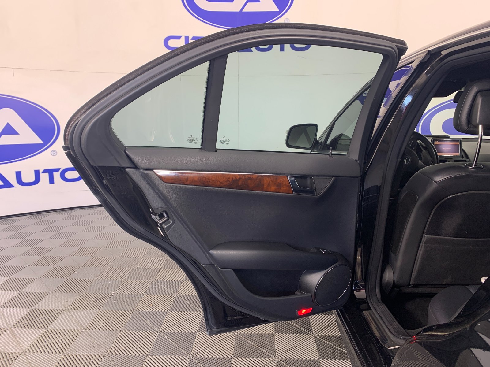 Used 2009 Mercedes-benz C-Class Sedan