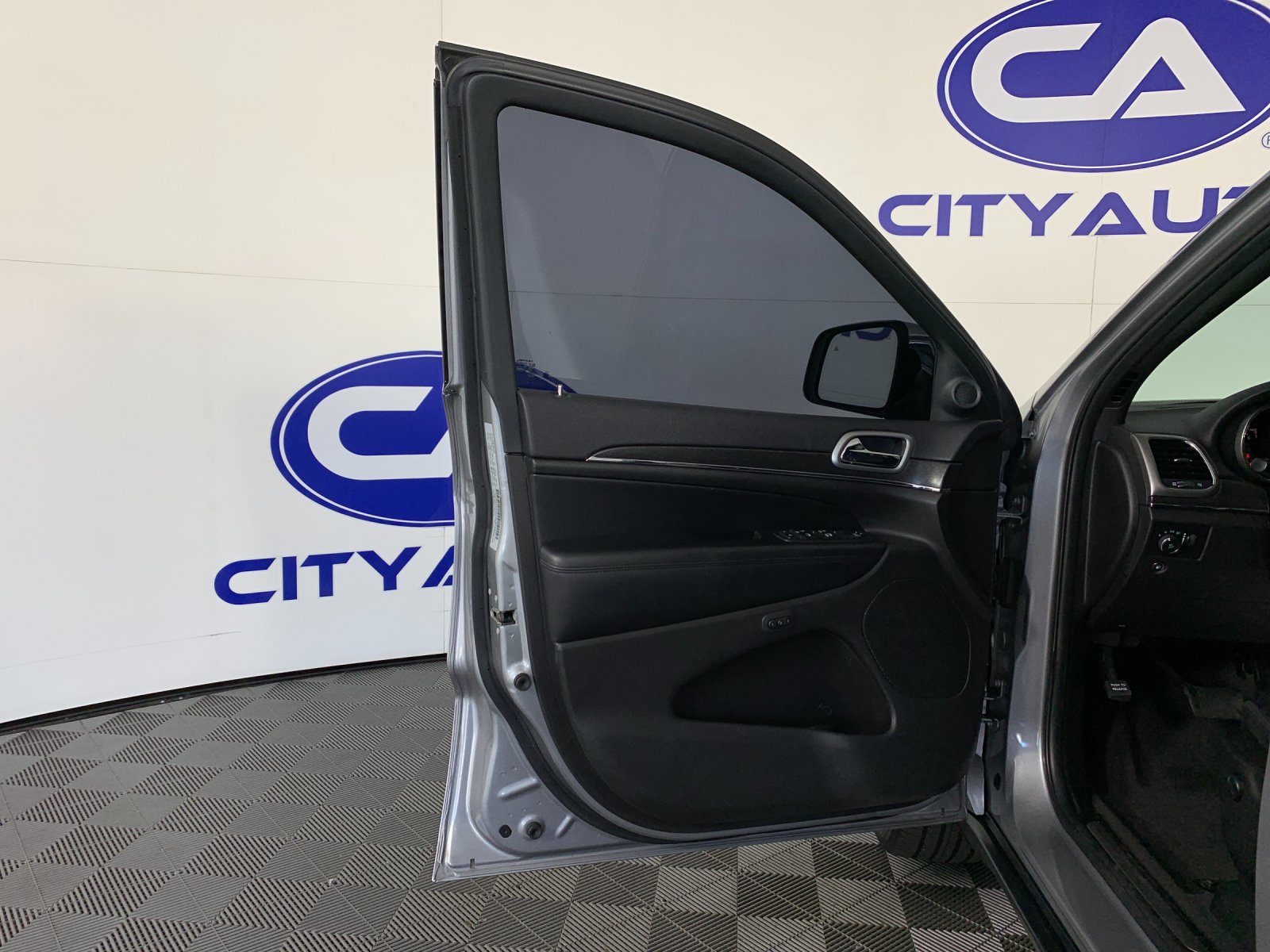 Used 2018 Jeep Grand Cherokee SUV