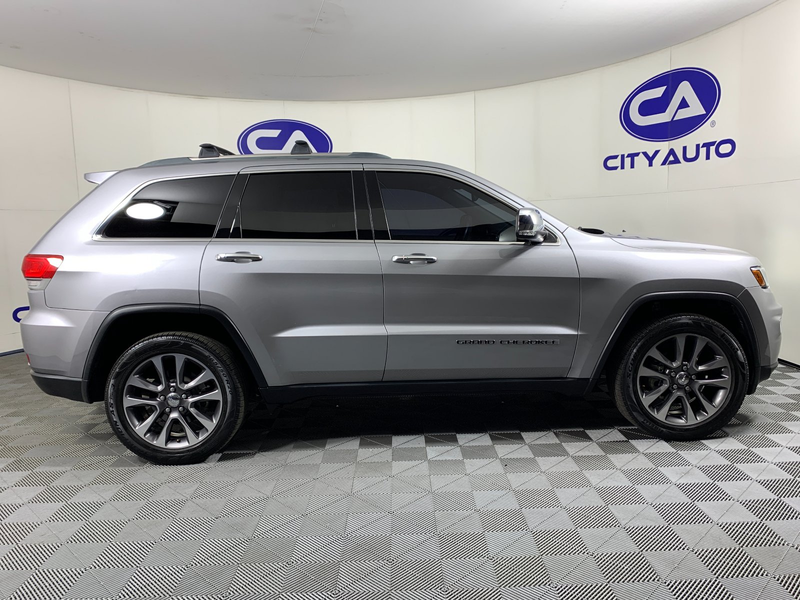 Used 2018 Jeep Grand Cherokee SUV