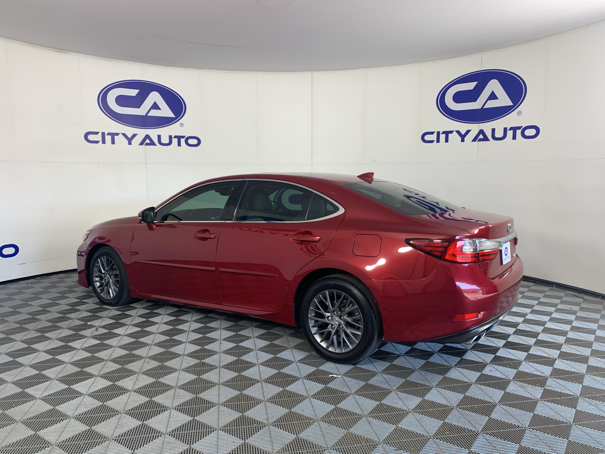 Used 2018 Lexus ES 350 Sedan