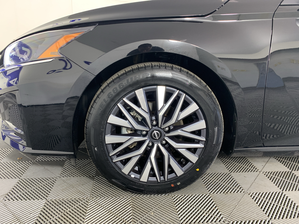 Used 2025 Nissan Altima Sedan
