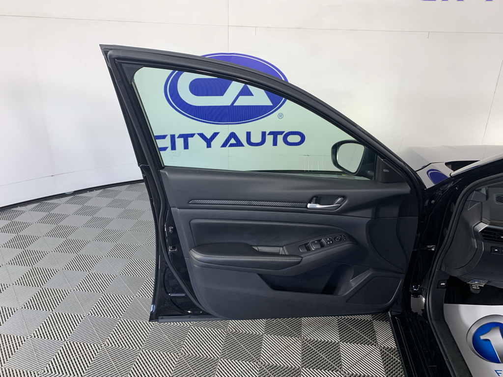 Used 2025 Nissan Altima Sedan