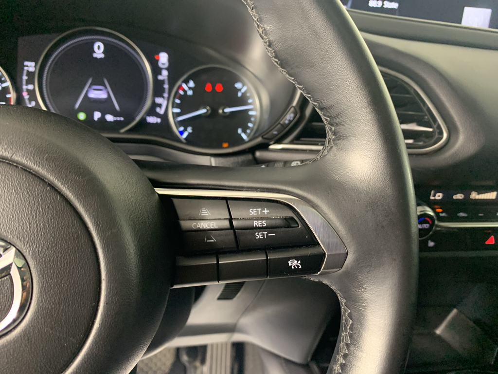Vehicle photo 19