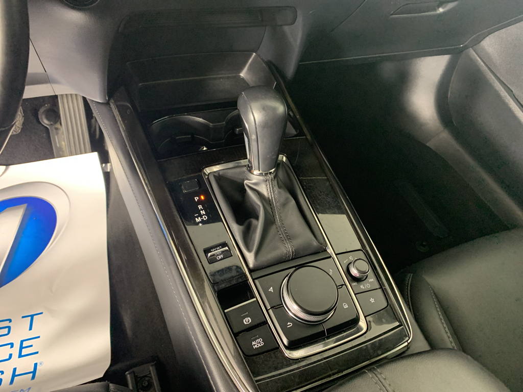 Vehicle photo 23